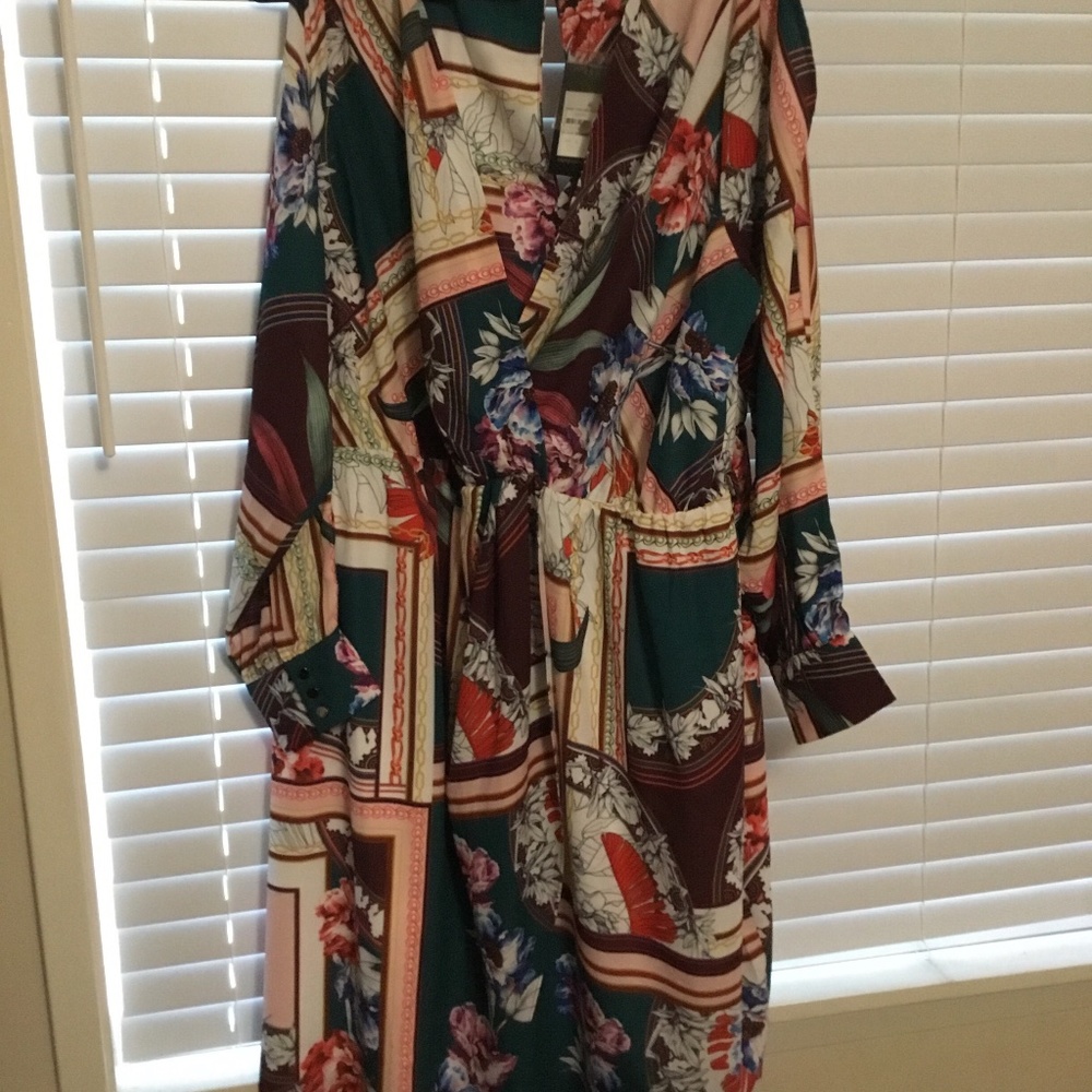 Multi color dress with shoulder cutouts